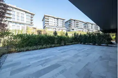 KENT ETİLER’DE SAKİN KONUMDA | 129 M² TERASLI 4+1 BAHÇE KATI