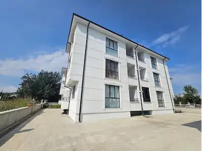 ARİFİYE HANLI MERKEZ’DE 2025 YAPIMI 2+1 DAİRE | YERDEN ISITMALI | BALKONLU
