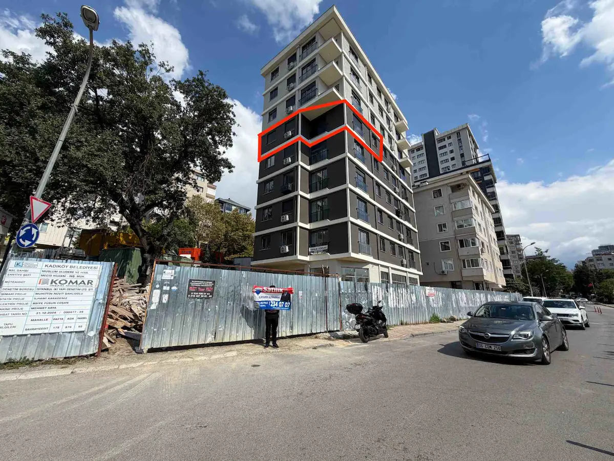 SAHRAYICEDİT AÇIK FERAH CEPHE -KAPALI MUTFAKLI 2+1 SATILIK DAİRE