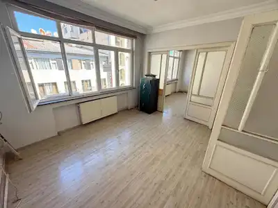 FATİH KEMALPAŞA OTELLER BÖLGESİNDE GENİŞ 2+1 KİRALIK DAİRE