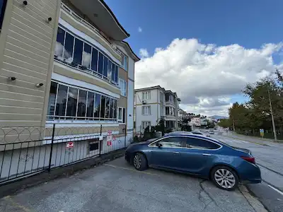 DILEK ERCAN REMAX ÇAKRA TOPÇULAR AZRA3 SITESI ARAKAT 3+1 KIRALIK