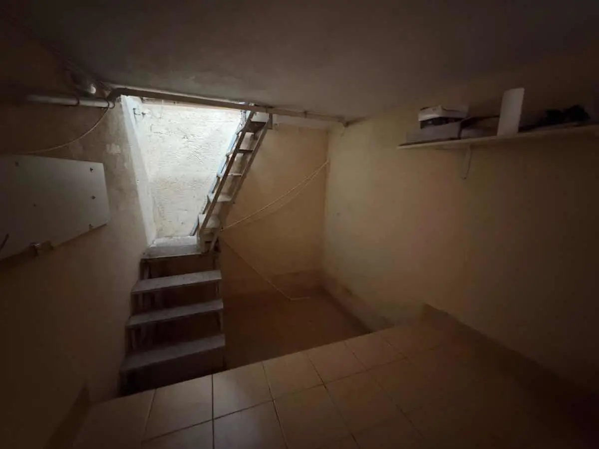 REMAX MID OFISINDEN ÇARŞI DA DEVREN KIRALIK ERKEK KUAFÖRÜ