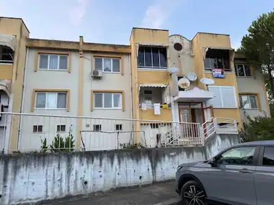 REMAX DESIGN CAMİLİ 1522 ADADA SATILIK 2+1 DAİRE