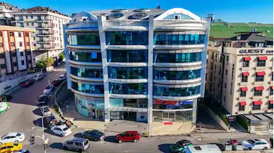 MALTEPE /E-5'TE- KİRALIK PRESTİJLİ PLAZA KATI - 164 M2 OFİS&BÜRO
