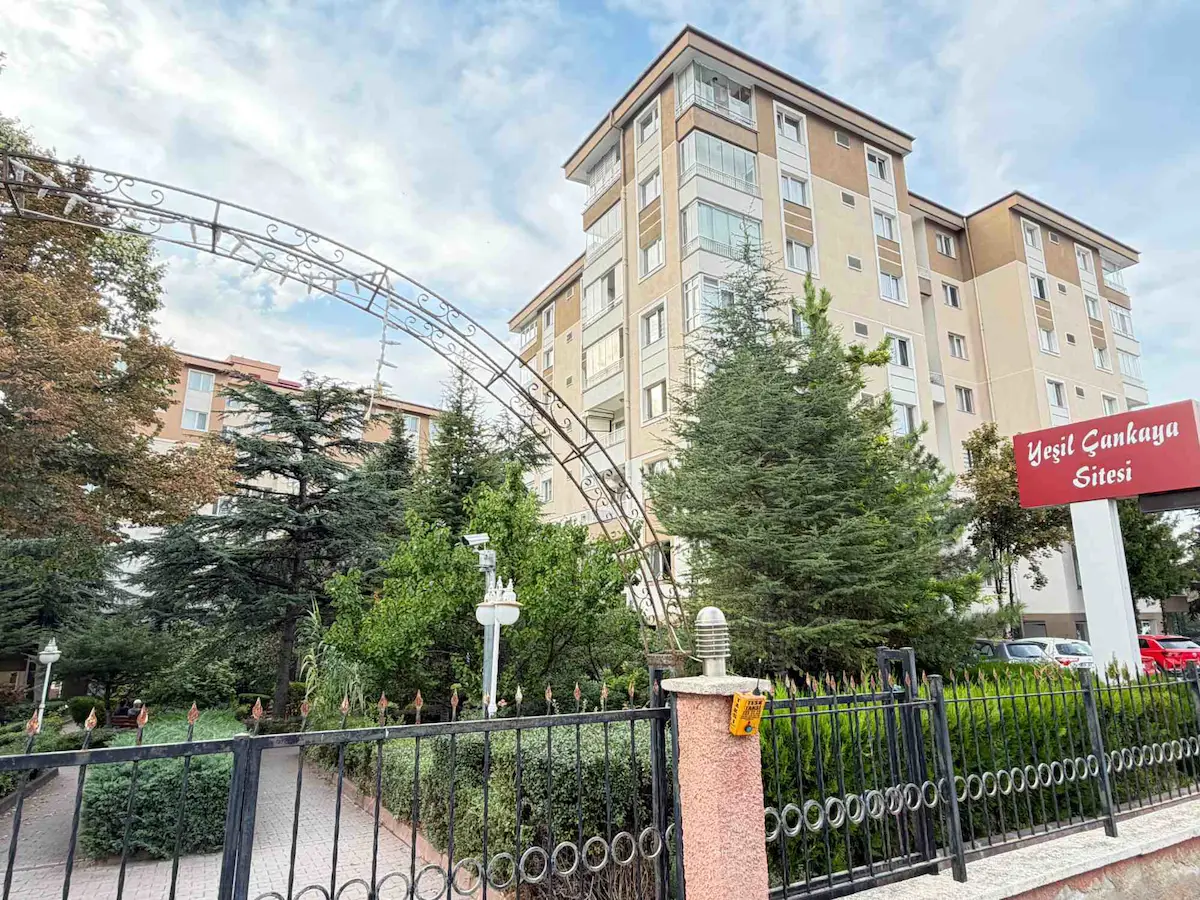 BİRLİK MAHALLESİ YEŞİL ÇANKAYA SİTESİ'NDE YAPILI SATILIK DAİRE