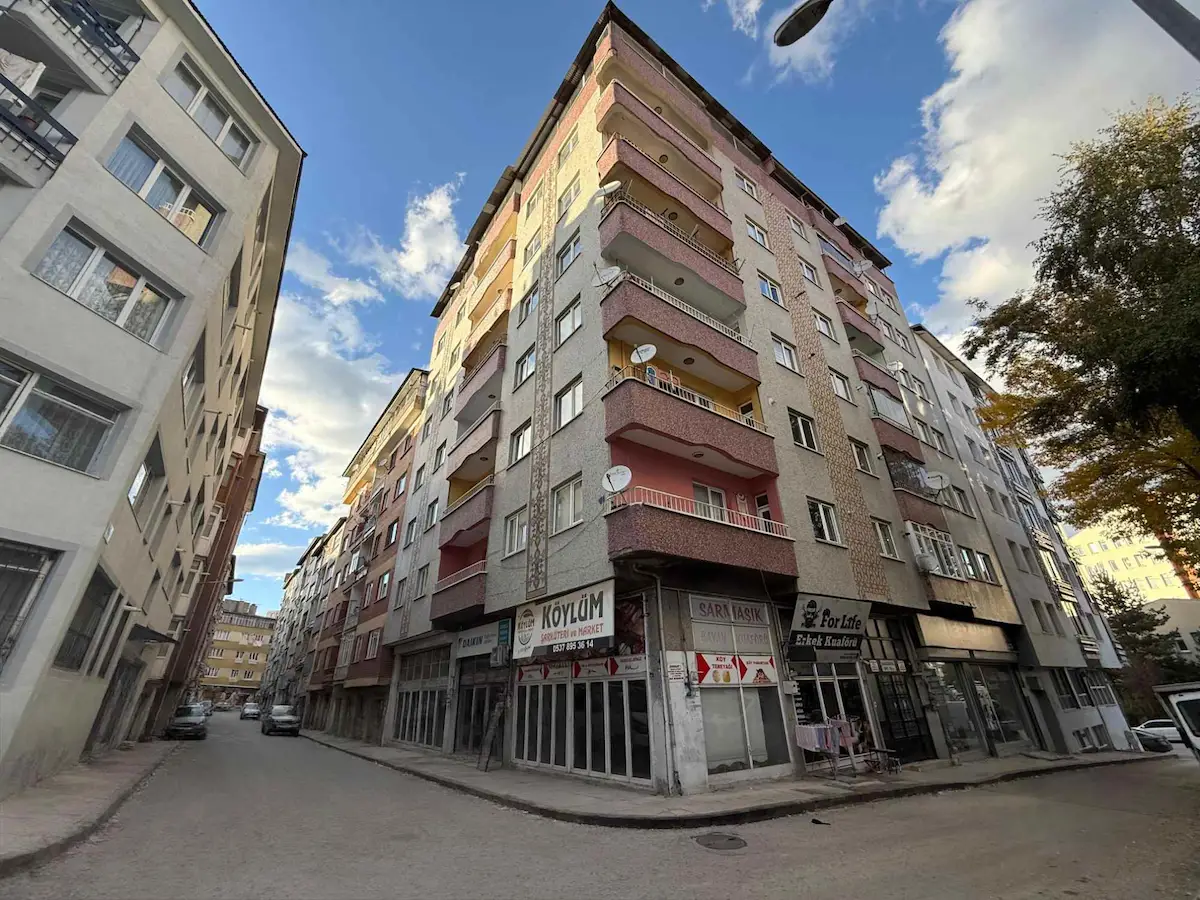 REMAX İLKE'DEN ŞEHİR MER. 4+1 FULL EŞYALI KİRALIK DAİRE