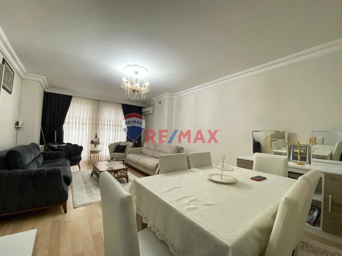 SANCAKTEPE YENİDOĞAN'DA CADDE ÜSTÜ 3+1 SATILIK DAİRE