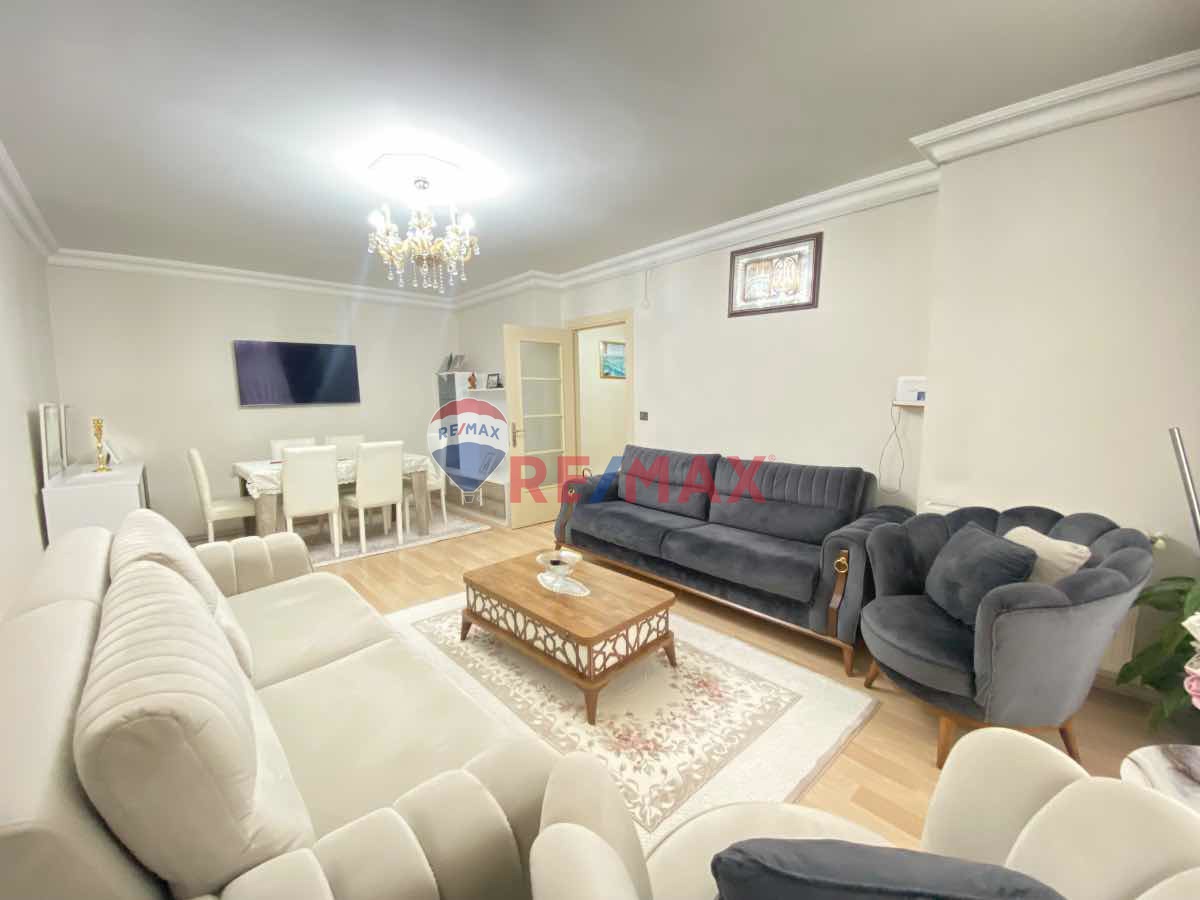 SANCAKTEPE YENİDOĞAN'DA CADDE ÜSTÜ 3+1 SATILIK DAİRE