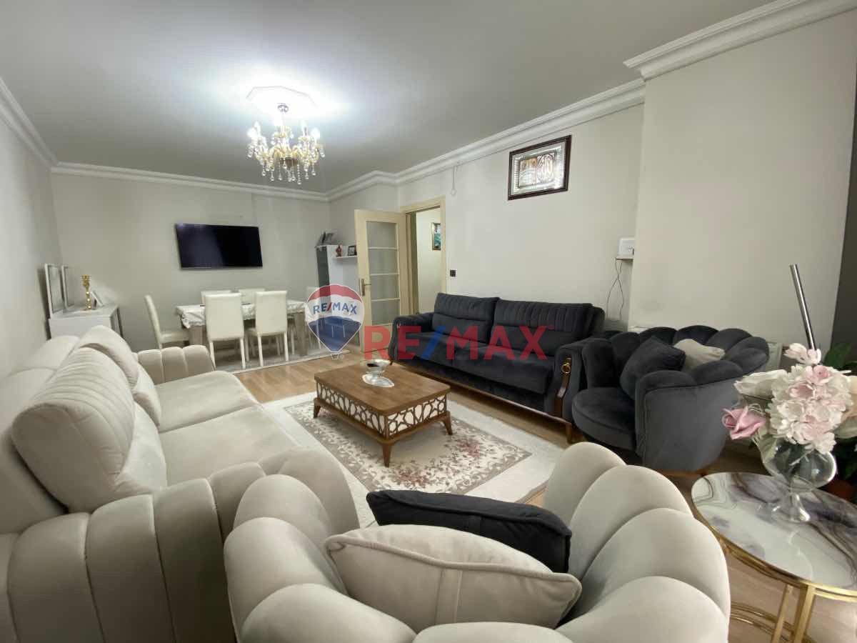 SANCAKTEPE YENİDOĞAN'DA CADDE ÜSTÜ 3+1 SATILIK DAİRE