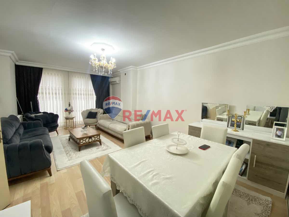 SANCAKTEPE YENİDOĞAN'DA CADDE ÜSTÜ 3+1 SATILIK DAİRE