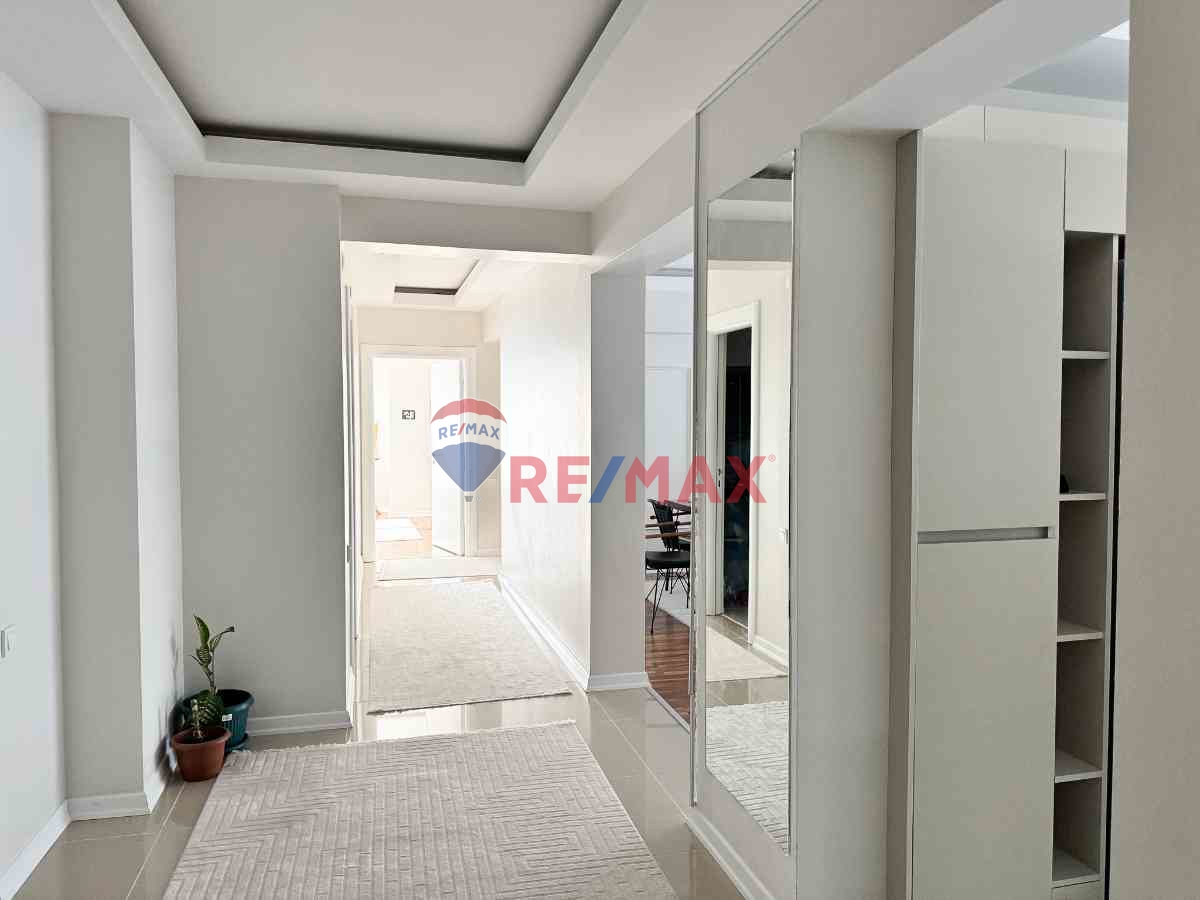 BEYLİKDÜZÜ ADNAN KAHVECİ MAHALLESİ 3+1 160 NET 3+1 YAPILI