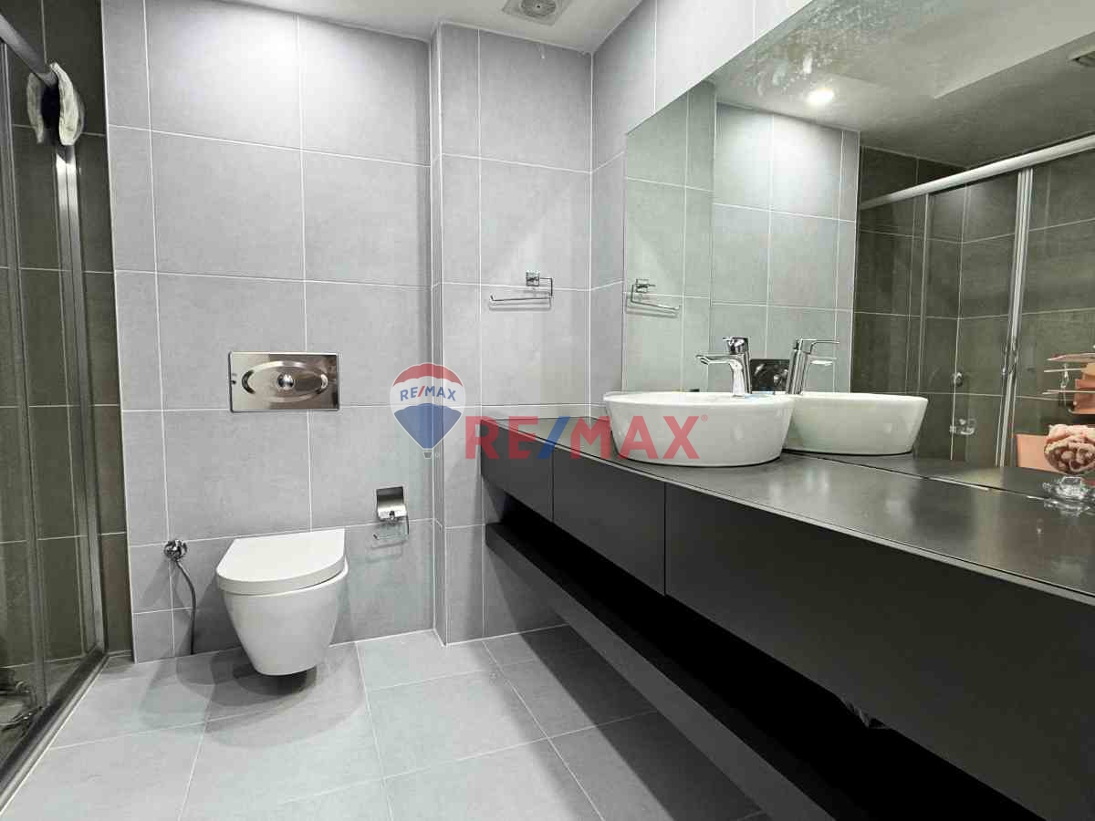 BEYLİKDÜZÜ ADNAN KAHVECİ MAHALLESİ 3+1 160 NET 3+1 YAPILI