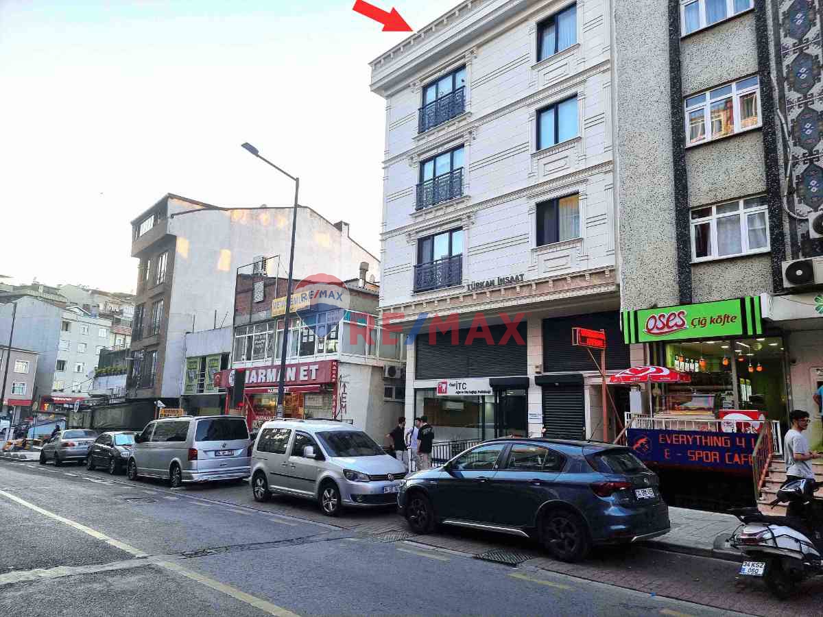 CENGİZ TOPEL CADDESİNDE SATILIK ARAKAT 2+1 DAİRE