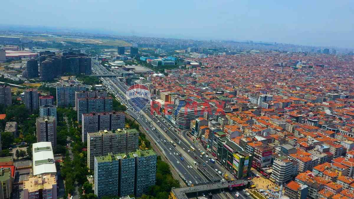 ŞİRİNEVLER MEYDANDA REMAXDAN KİRALIK 7 KATLI TİCARİ KOMPLE BİNA
