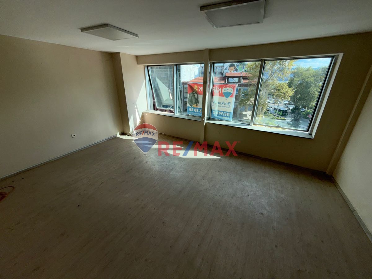 İZMİT MERKEZDE KİRALIK OFİS