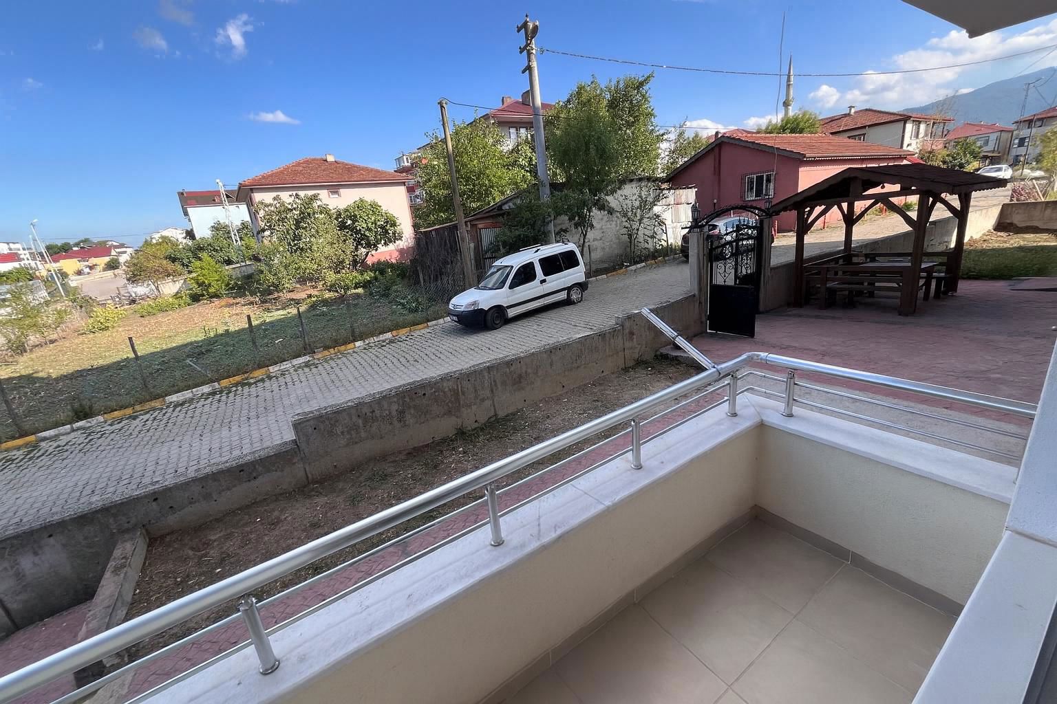 KARTEPE UZUNTARLA SİTE İÇİ 3+1 120 M2 YÜKSEK GİRİŞ KAT DAİRE