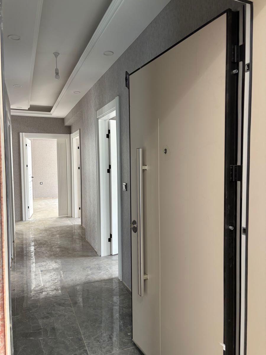 ASRIN KONAKLARINDA ARAKAT 3+1 HAVUZ CEPHE SATILIK DAİRE