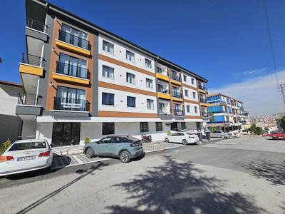 MAMAK GÜLVEREN MAHALLESINDE 2+1 ÖN CEPHE LÜKS DAIRE