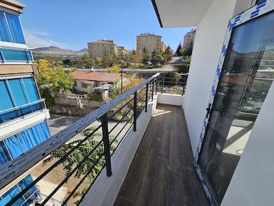 MAMAK GÜLVEREN MAHALLESINDE 2+1 ÖN CEPHE LÜKS DAIRE