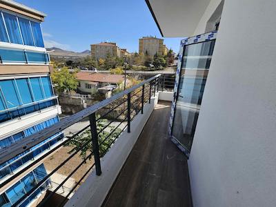 MAMAK GÜLVEREN MAHALLESINDE 2+1 ÖN CEPHE LÜKS DAIRE