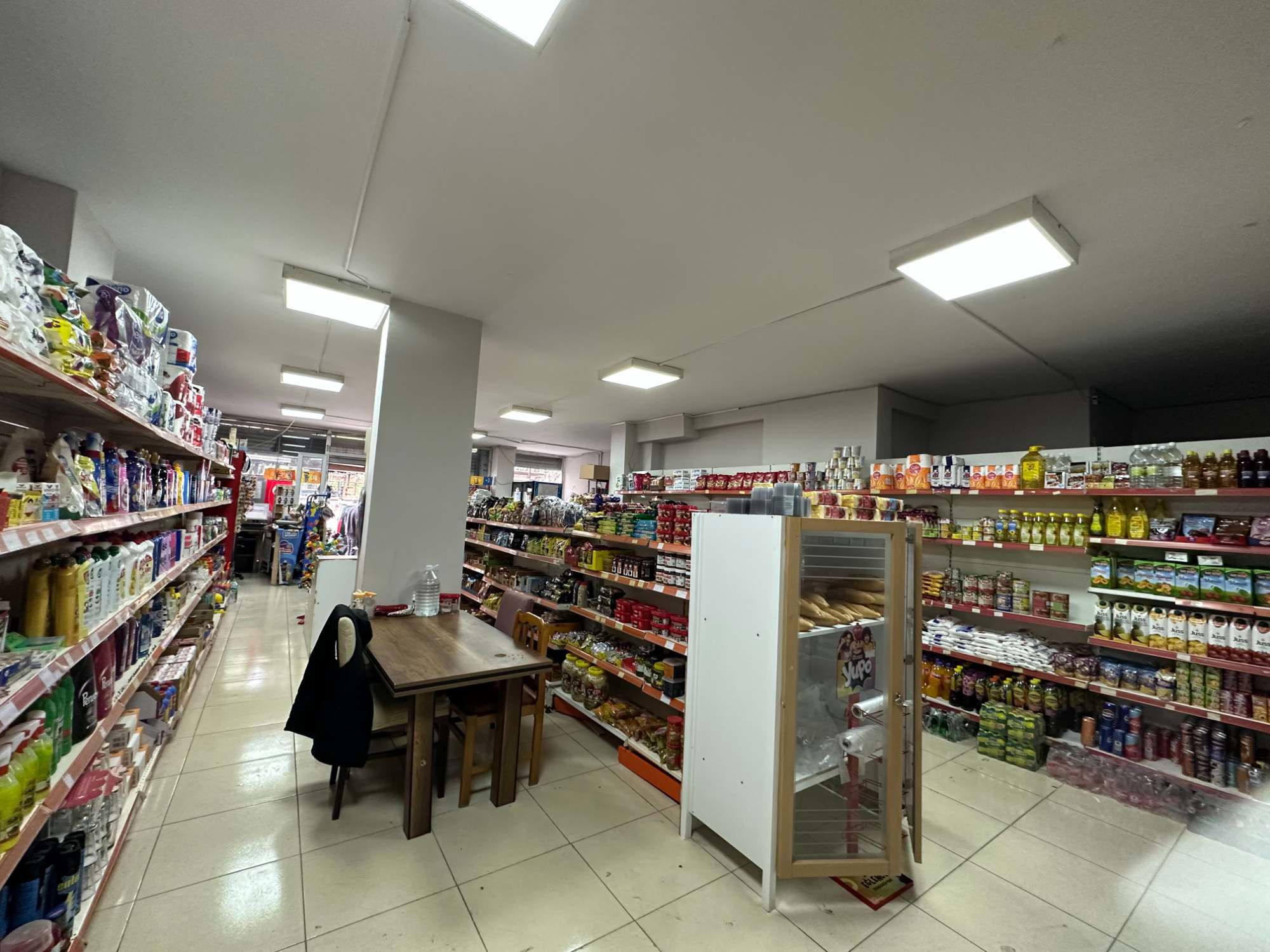 ESENYURT BAĞLARÇEŞME KUZUYOLU DEPOLU DÜZ GİRİŞ SATILIK DÜKKAN