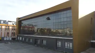 SEFAKÖY MERKEZ'DE KIRALIK 8500 M2 OTOPARKLI DEPO İŞYERI OFIS