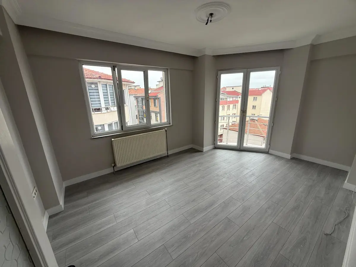 REMAX LAND' DEN ÇORLU REŞADİYE MAH. DE 2+1 SATILIK DAİRE