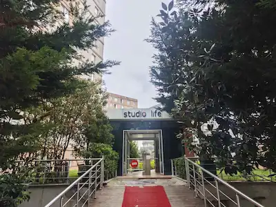STUDIO LIFE SİTESİ'NDE SATILIK 1+1 METROBÜSE 7 DK.