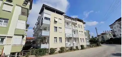 KASAPLAR MAHALLESİNDE SATILIK ARAKAT,KAPALI MUTFAK,140 M² NET 3+1 DAİRE