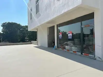 REMAX YENİ GAYRİMENKUL'DEN 12 ŞUBAT PARKI YANI SIFIR DÜKKAN