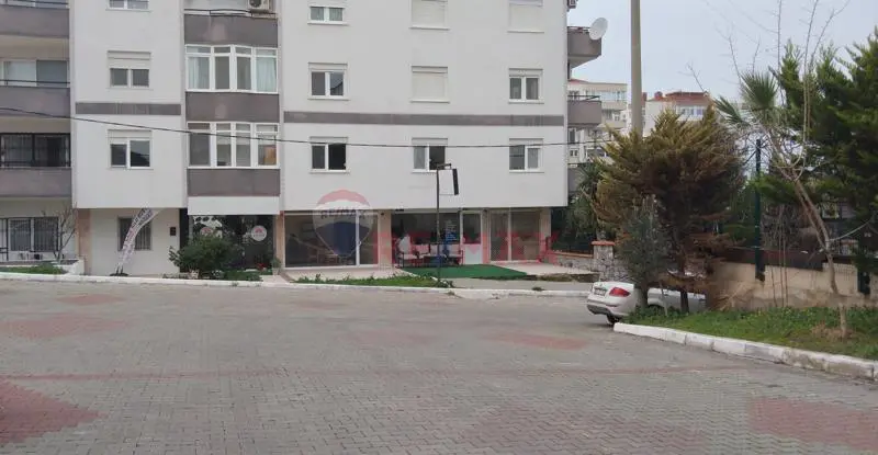 NARLIDERE HUZUR MAHALLESİNDE KAYMAKAMLIK METRO YAKINI SATILIK DÜKKAN 