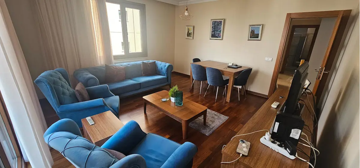 KADIKÖY FENERYOLU MARMARA ÜNİVERSİTESİ KARŞISI ARA KAT 2+1 