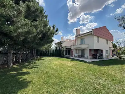 GÖLBAŞI SARAYBOSNA SİTESİ'NDE EŞYALI KİRALIK VİLLA