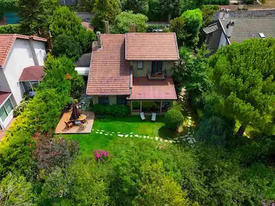 ZEKERİYAKÖY GARANTİ KOZA MERKEZİ KONUMDA BAKIMLI KİRALIK VİLLA