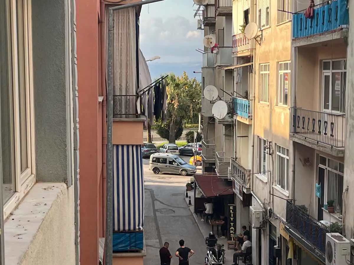 REMAX KANYON SAHİLİN HEMEN DİBİNDE KİRALIK ARA KAT DAİRE