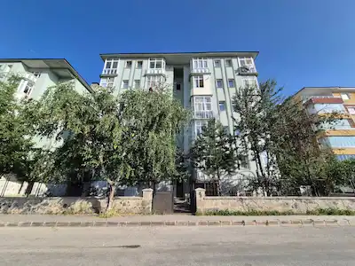RE/MAX LACİVERT'TEN ŞÜKRÜPAŞA'DA SATILIK 3+1 ARAKAT DAİRE 