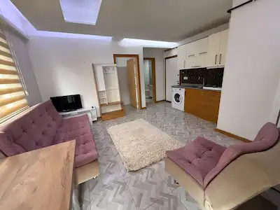 REMAX MODEL DEN FORUM ÇAMLIĞA YÜRÜME MESAFESINDE 1+1 EŞYALI KIRALIK APART