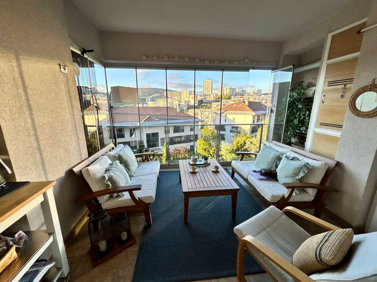 FUAYE UZMANI EZGİ'DEN-YEŞİLLİKLER İÇİNDE-BAKIMLI 3+1 ARAKAT-YÜKSEK KOT BALKON KEYFİ-GİYİNME ODALI