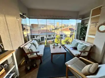 FUAYE UZMANI EZGİ'DEN-YEŞİLLİKLER İÇİNDE-BAKIMLI 3+1 ARAKAT-YÜKSEK KOT BALKON KEYFİ-GİYİNME ODALI