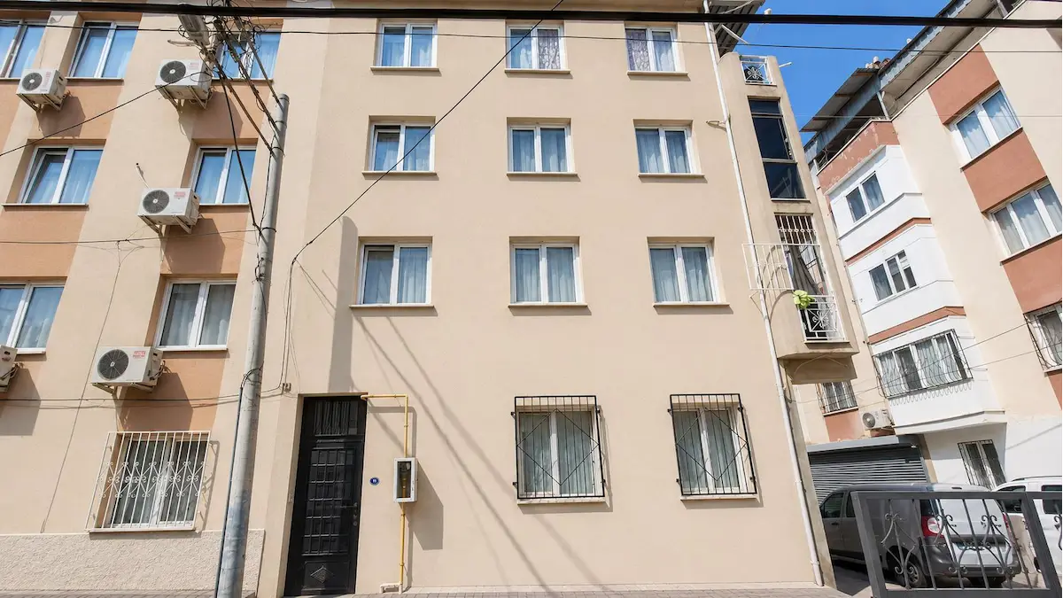 YILDIZ MAH. OTOBAN ÇIKIŞINA 2DK MSF.SATILIK 4 KATLI KOMPLE BİNA