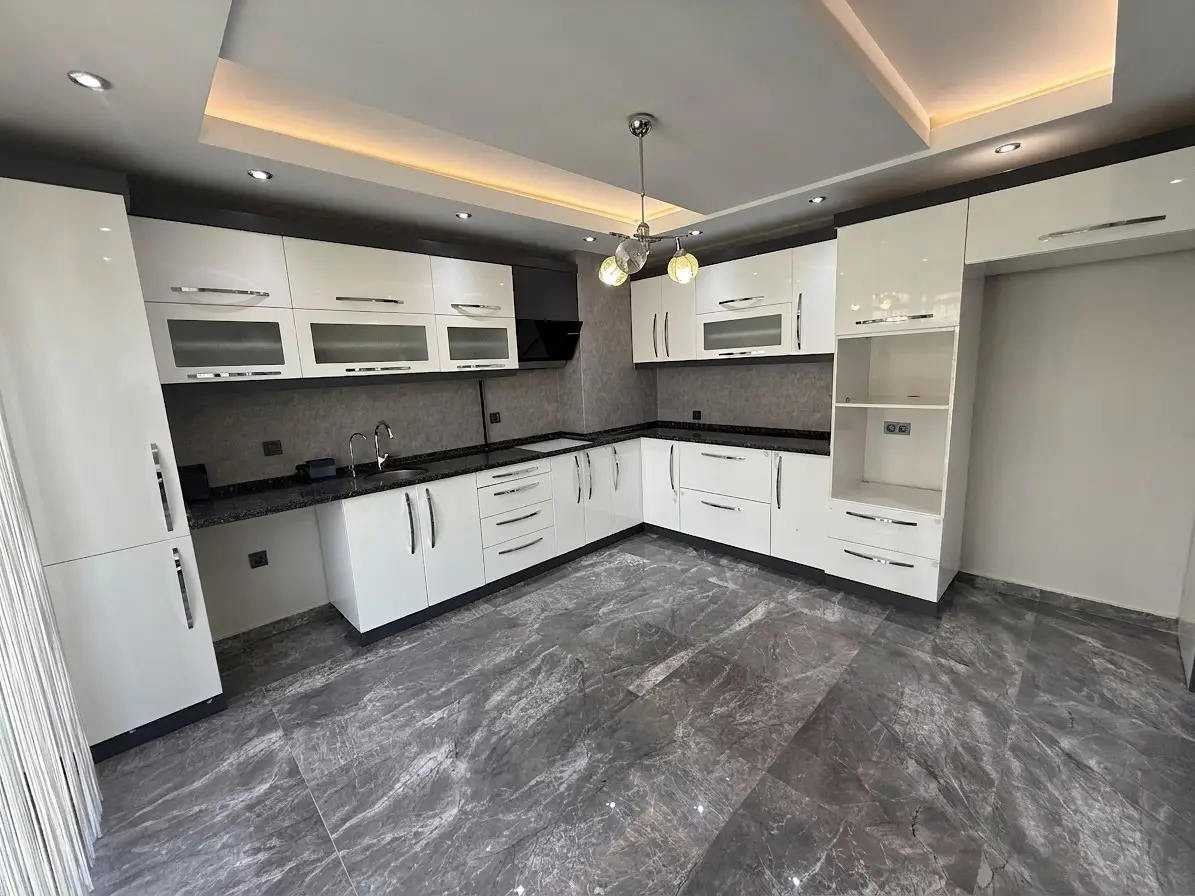 REMAX MODEL DEN YENIŞAFAK KARDELEN SITESINDE 3+1 SATILIK DAIRE