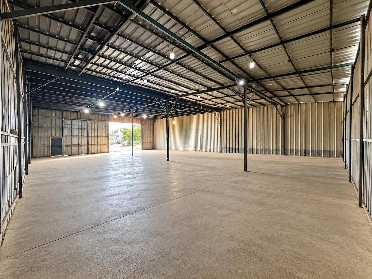 KİRAZPINAR TOKİ YAKINI 130 M² KAPALI ALANLI KİRALIK DEPO