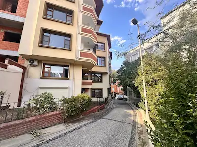 BEŞİKTAŞ ORTAKÖY SAHİLE YAKIN KISA DÖNEM EŞYALI 2+1KİRALIK DAİRE