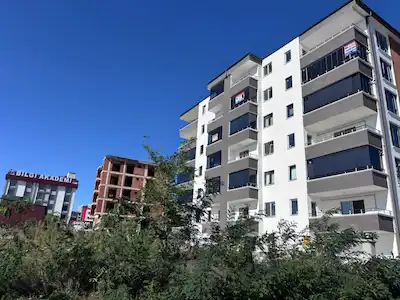 DERECİK’TE SIFIR 2+1 | 5. KAT | 2 BANYO | 3 CEPHELİ | BALKONLU