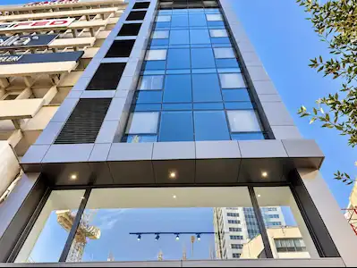 KONAK CUMHURİYET BULVARINDA KİRALIK KOMPLE BİNA