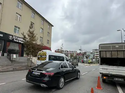 SANCAKTEPE/SARIGAZI'DE TICARI DEPOLU DÜKKAN