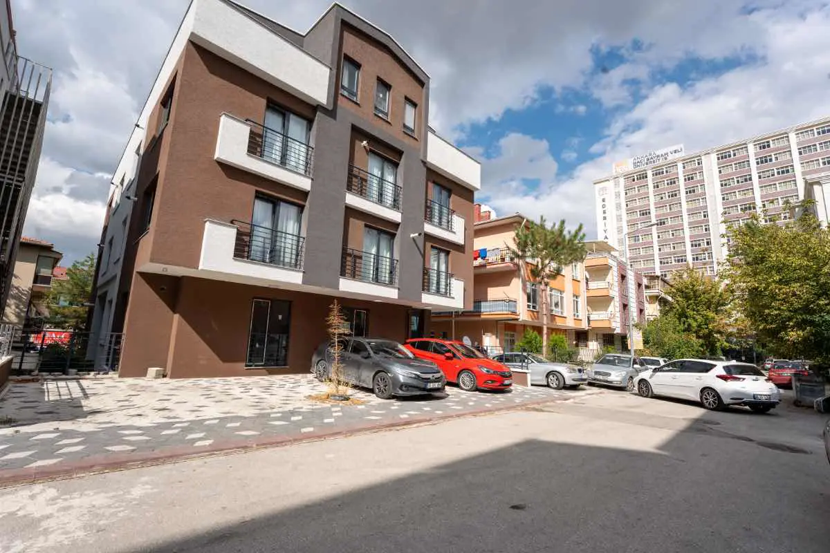 YENİMAHALLE AVM YAKINI 0 BİNADA 1+1 SATILIK KAT KONUMUNDA Y.GİRİŞ KAT DAİRE