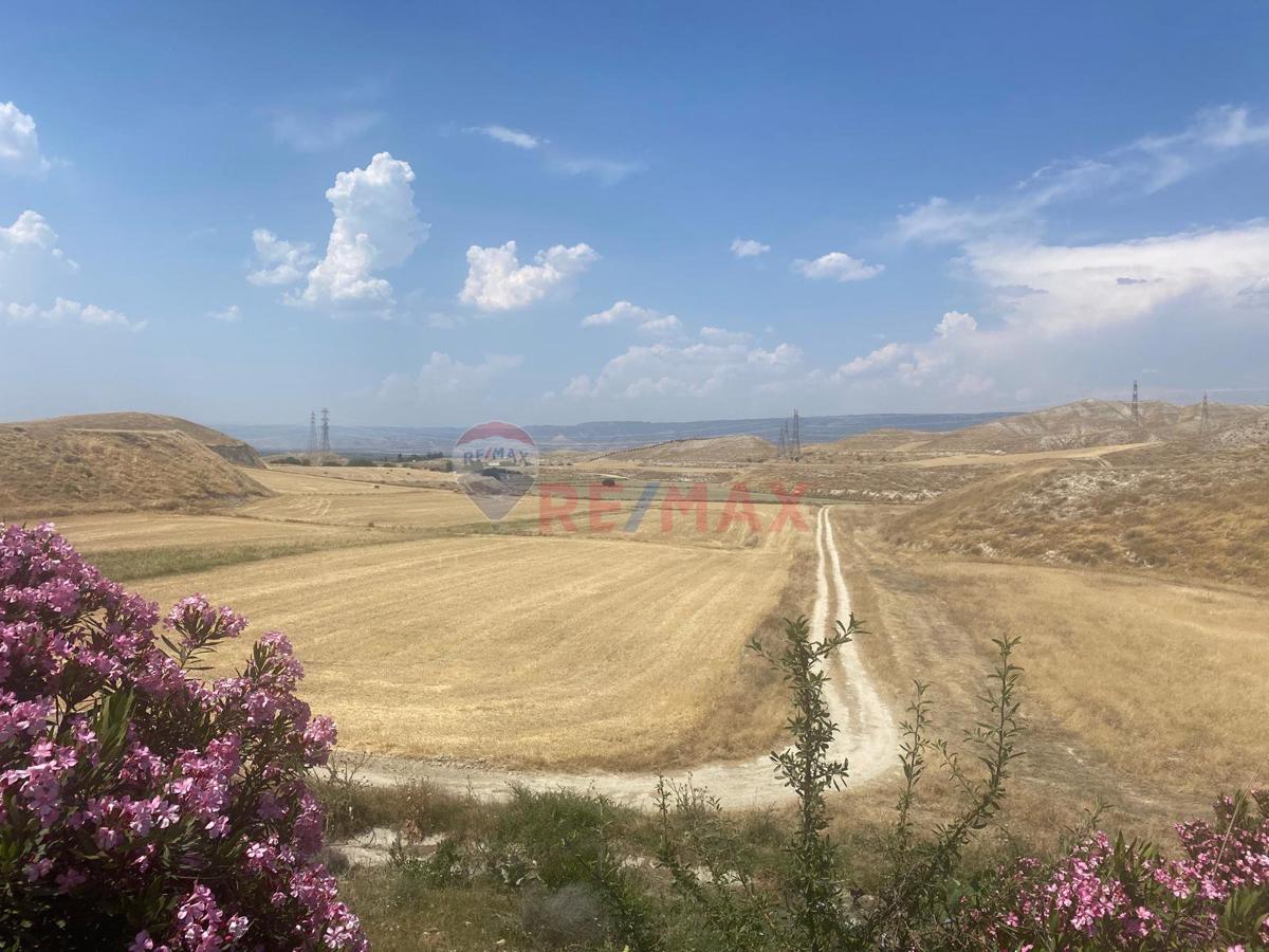 Remax Model Denizli’den Kumkısık ‘ta Satılık Sanayi Parseli