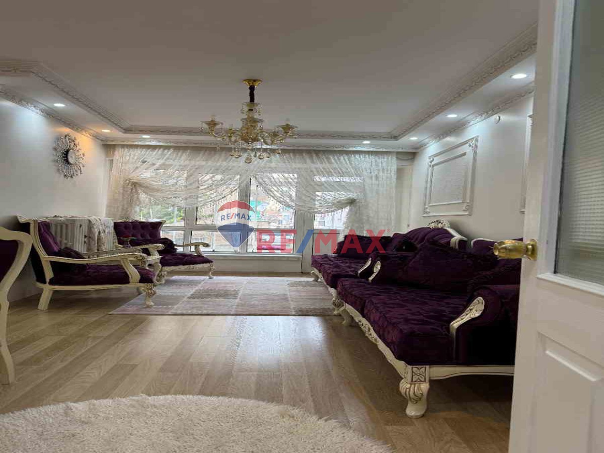 DEMİRLİBAHÇE MAHALLESİ'NDE MERKEZI KONUMDA SATILIK 3+1 DAİRE