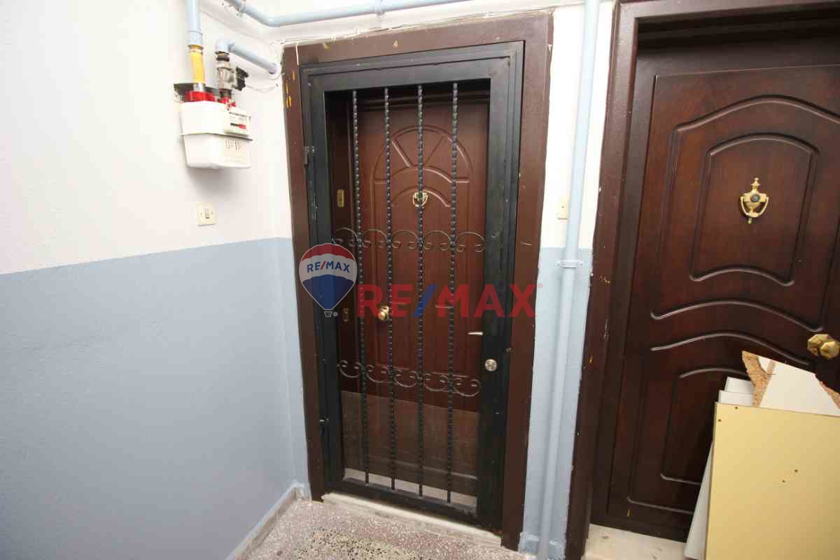 BUCA GÜVEN MAHALLESI İZBANA YAKIN 2+1 DOĞALGAZLI KLIMALI EŞYALI GENIŞ ARAKAT KIRALIK DAIRE